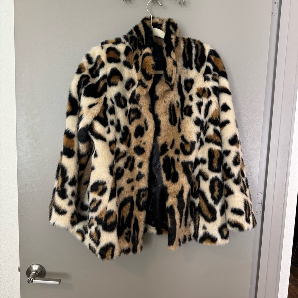 Donna Salyer’s Fabulous Furs - Leopard Print Faux Fur Jacket